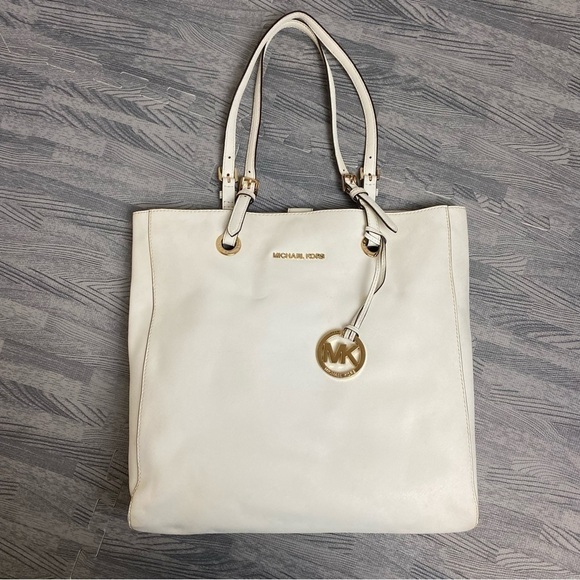 Michael Kors Jet Set White Saffiano Leather Travel Tote - Picture 1 of 17